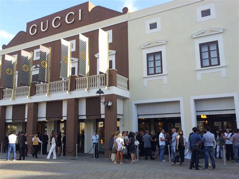 gucci outlet fashion village